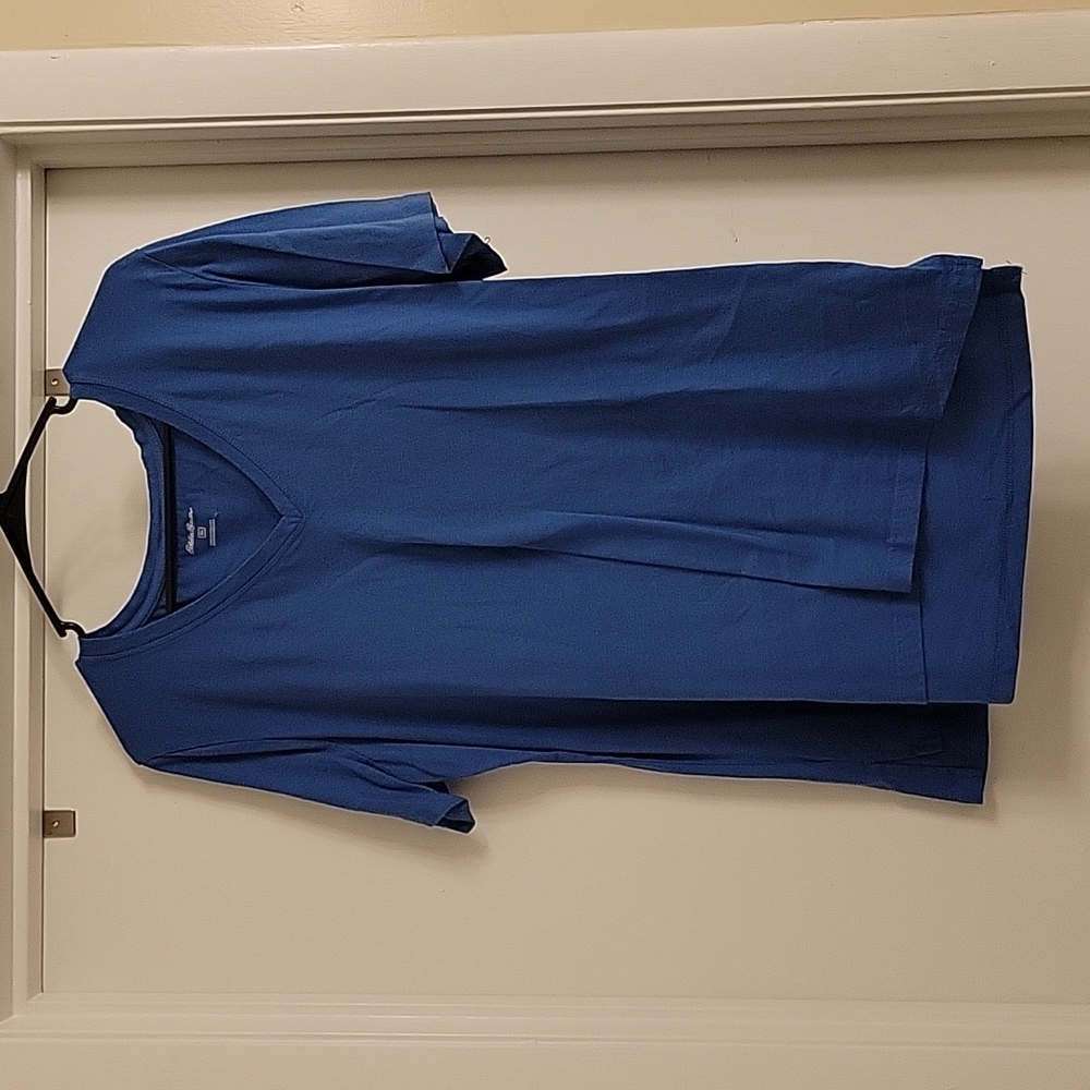 Blue v neck eddie Bauer short sleeved tshirt
